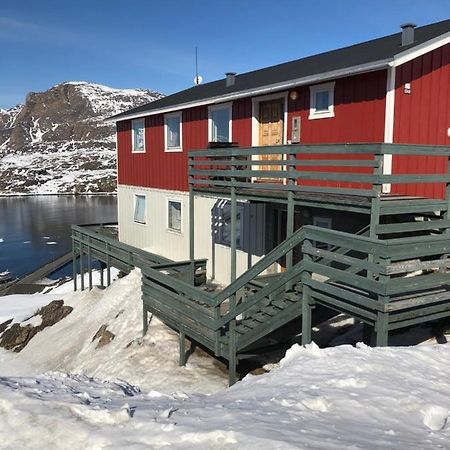 isi4u hostel, dogsled, snowmobiling Sisimiut Exterior foto